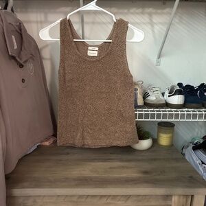 Brown cropped shirt